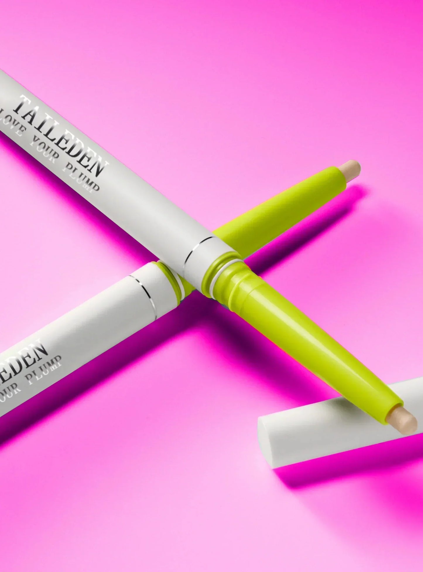 INVISIBLE EXTREME PLUMPING LIP LINER