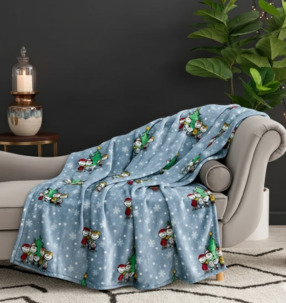WarmHugs™ Peanuts Throw Blanket – Soft Plush for the Holidays